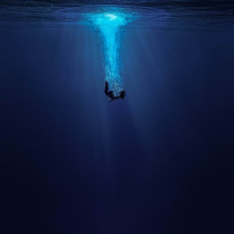 BAJO EL AGUA cover art