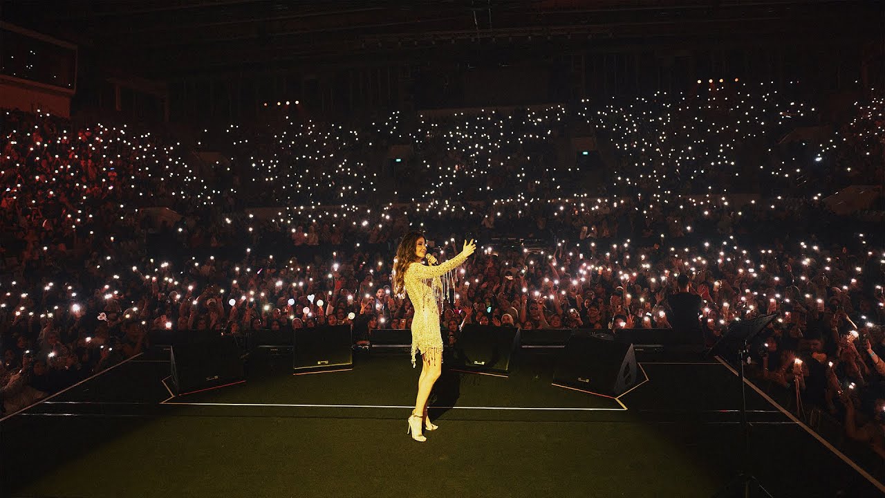 Nancy Ajram - Rahent Aleik (Live in Jakarta) / نانسي عجرم - راهنت عليك cover art