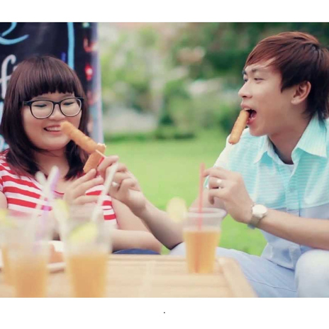 Chuyện tình trên Facebook (feat. Star Online) cover art