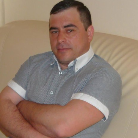 Bea Mananca Si Petrecere