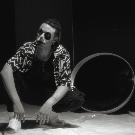 Máximo cover art