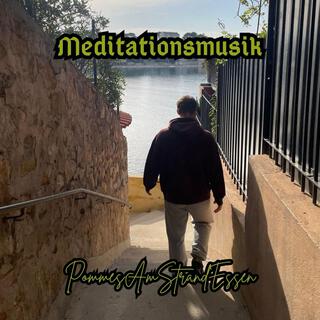 PommesAmStrandEssen