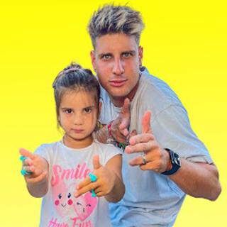 Mike e Aurora (SULLA NEVE (Canzone Ufficiale) cover art