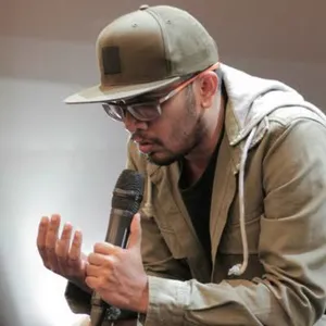 Jangan Merasa Paling Baik - Ustadz Hanan Attaki cover art