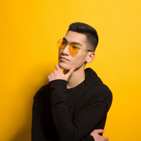 Nắm Mãi Tay Em cover art