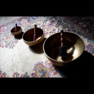 Tibetan Bowls Sound Massage (Massaggio Sonoro Con Campane Tibetane) cover art