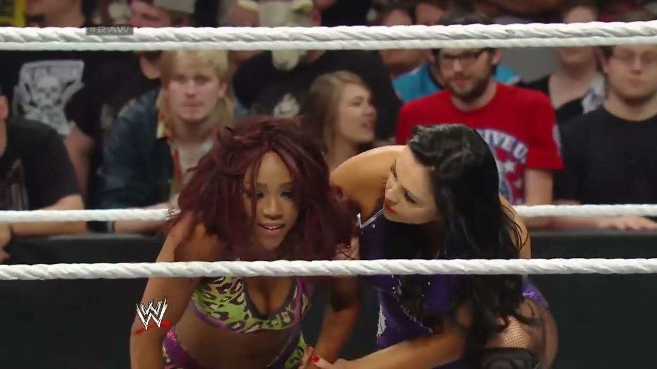 Paige vs. Alicia Fox: Raw, June 9, 2014