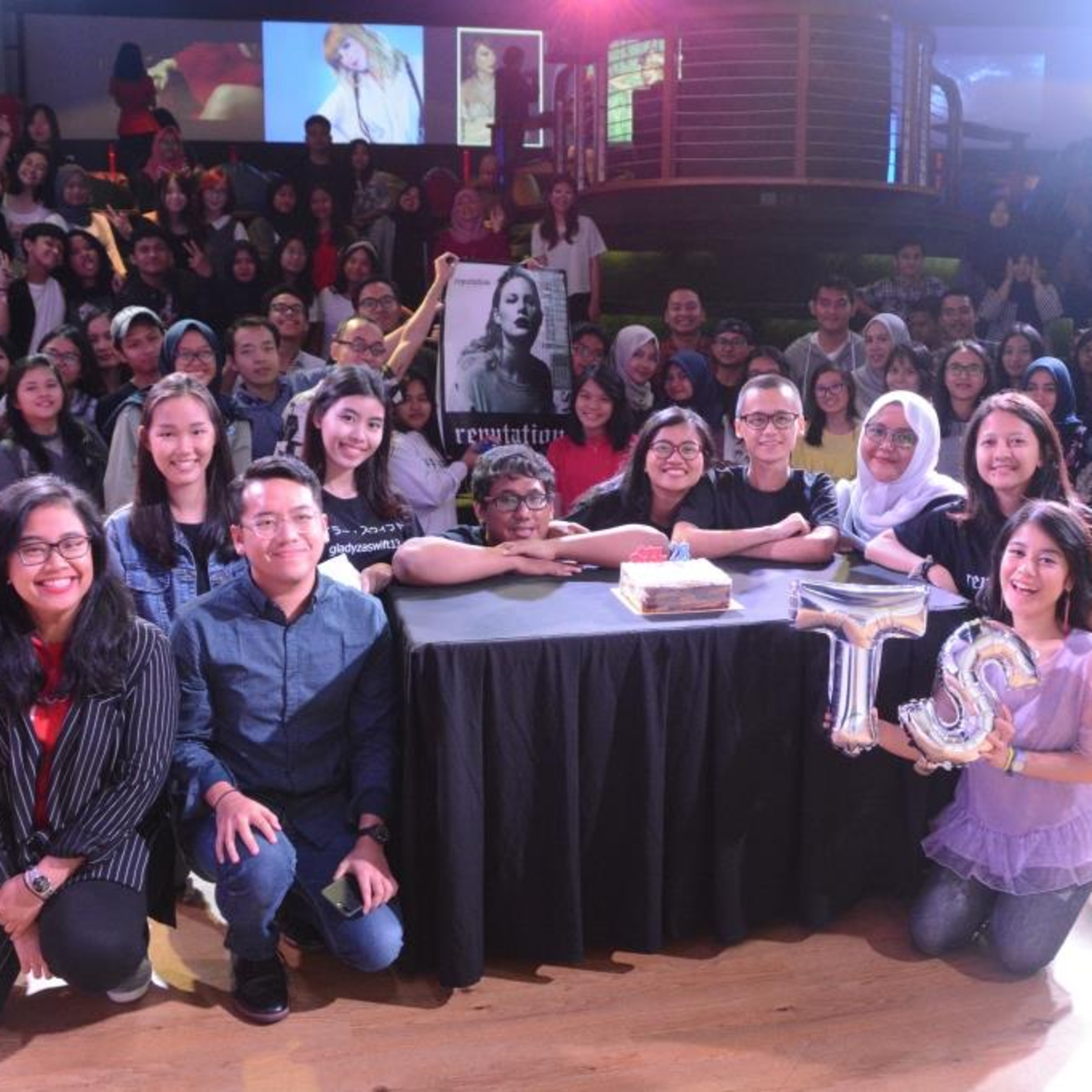 Eps 8 - Suka Duka Jadi Swifties Internasional! cover art