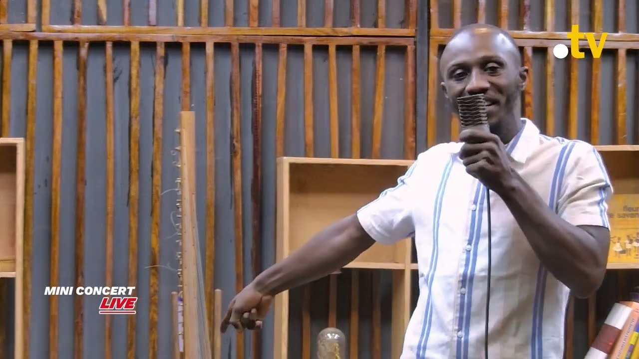 Rendez-vous à 19h 🔥 🎤 Boul Blinde – Filani Sadio 🎤💖Mini-concert 100 % performance live 🎶🎤 cover art