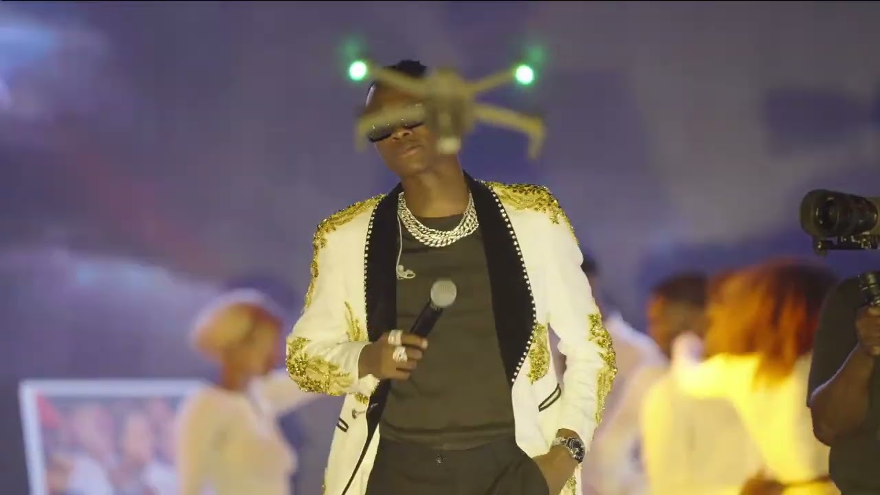 🔥 SEYDOU CHEE en prestation complète I LOVE 🎤AU Concert 💃🏾 Ambiance garantie cover art
