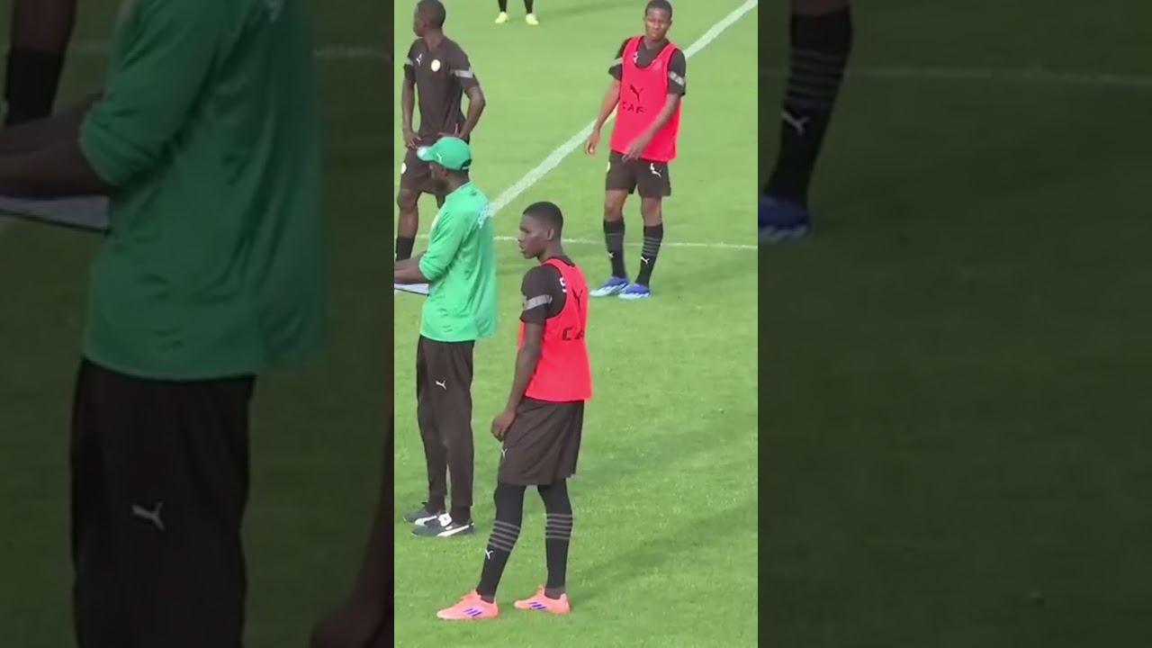 U17 lou Dow warr 😭😭😭 #football #stadefrancais #nupes #football #videoshort #viralvideo #Sénégal #lov cover art