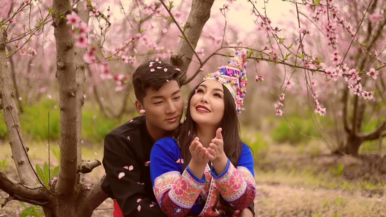 Yasmi - Txiv Nraug Ntsuag ft. JN Vang (Music Video) cover art