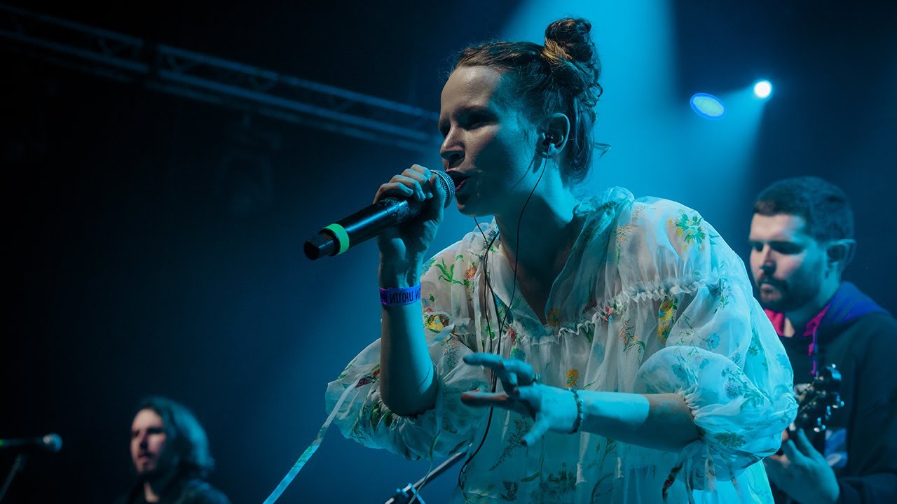 Монеточка — Переживу feat. Noize MC, Витя Исаев (Live in Warsaw 21.04.2022) cover art