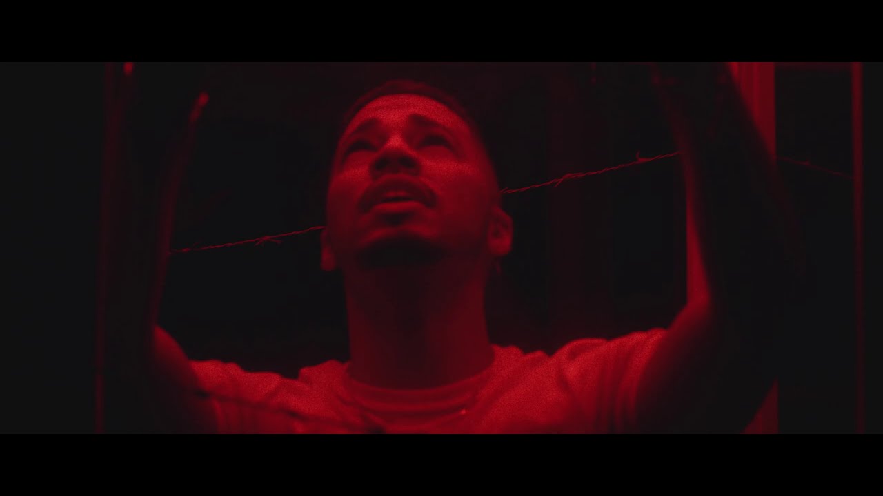 DAECOLM - Hot Topic (full video) cover art