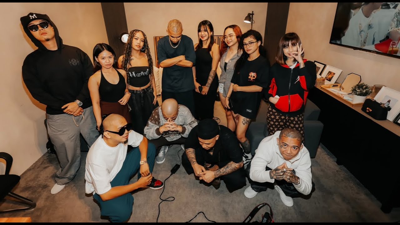 Nagsimula Ang Love Story Nila Sa Basura - Milk & Wine Podcast cover art