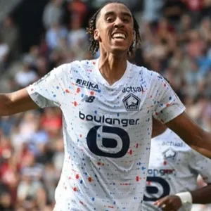 Liverpool Bergabung Dengan Real Madrid & PSG Dalam Perlombaan Untuk Mendatangkan Yoro dari Lille cover art
