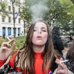 Is smoking back? cover art
