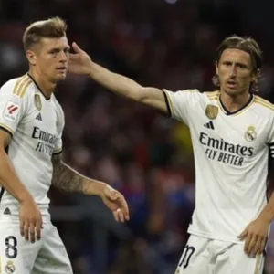 Kabar Update: Madrid Putar Balik? Klub Pertimbangkan Ubah Rencana Modric Dan Kroos cover art