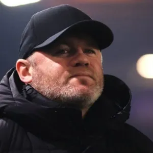 'Kecewakan Mereka' - Penilaian Suram Rooney di Tengah Seruan Pemecatan cover art