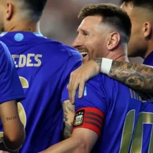 Kabar Update: Messi Pamer Kue Ulang Tahun Saat Rayakan Bersama Argentina cover art