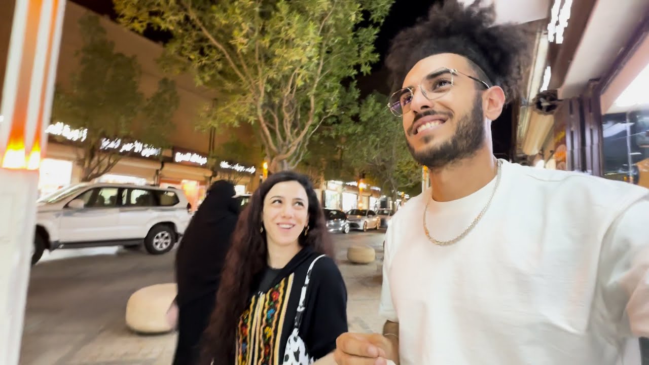 جولة في سوق الزال مع المادام 🤩 cover art