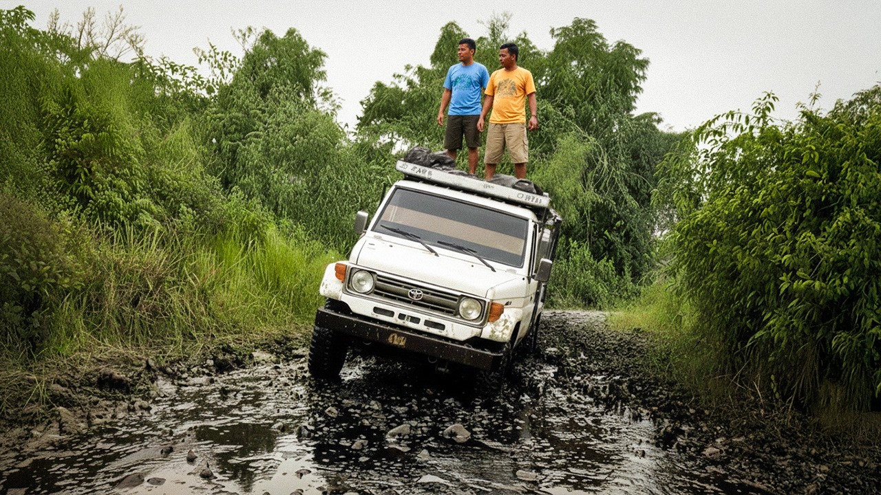 Venezuela: Surviving in the Middle of Oil cover art