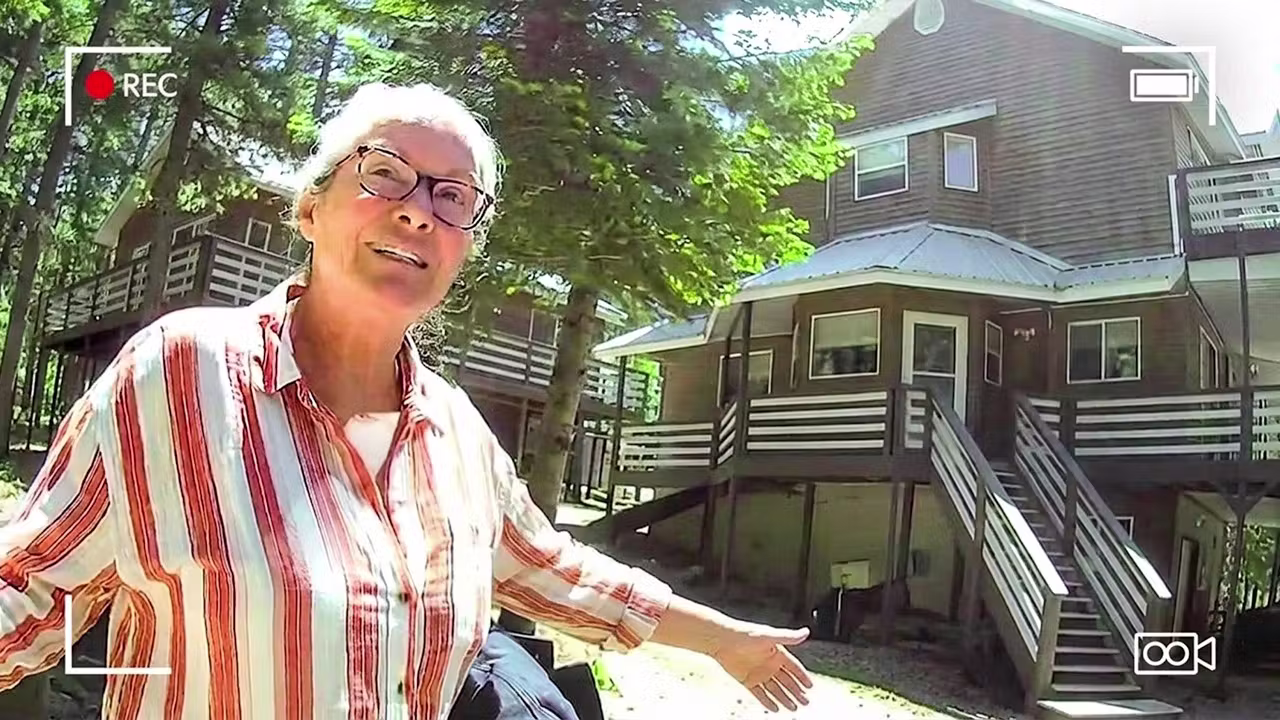 Secret Killer Leads Cops Into Her $3,000,000 Murder Mansion cover art