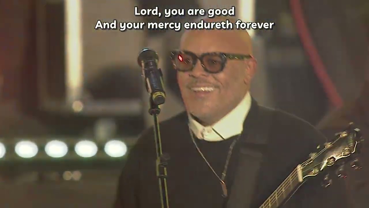 Minister Israel Houghton lifts the room into pure adoration at The Experience 20 cover art