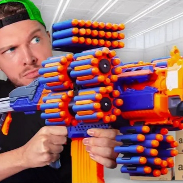 J'ai ACHETÉ le PISTOLET NERF le plus CHER D'AMAZON ! cover art