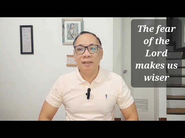 Daily Devotions in Tagalog: The Fear of the Lord Makes Us Wiser cover art