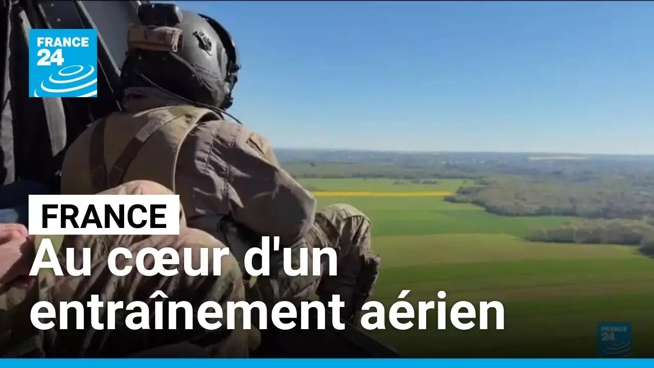 Immersion au cœur d'un entraînement aérien de l'armée française • FRANCE 24 cover art