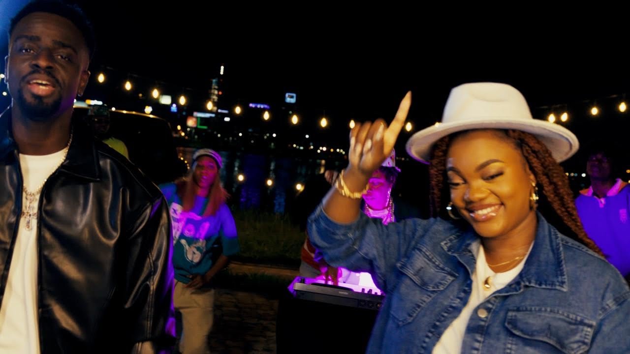 Milo feat Déborah Lukalu - Là Haut ( clip officiel ) cover art