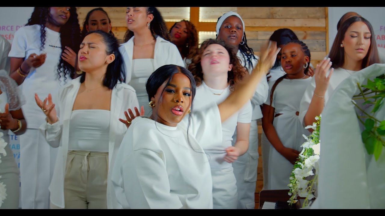Rebecca Makengo - Tu es saint ( Clip ) cover art
