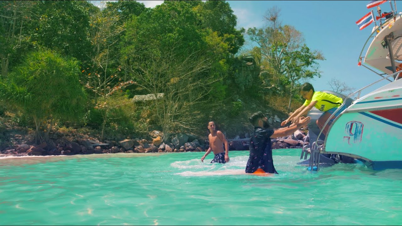 TiiwTiiw - Bailando (Clip Officiel) "C'est Fini" cover art