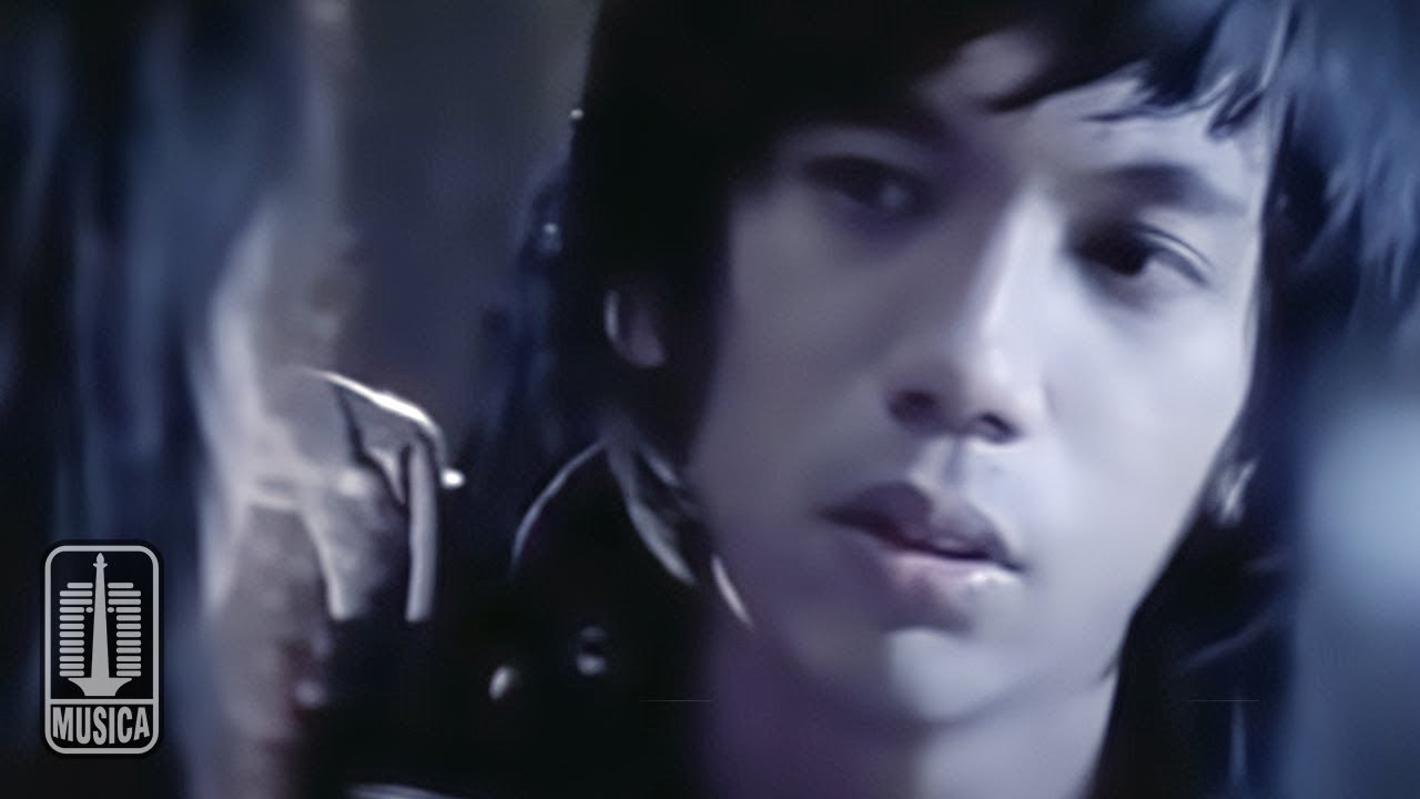 D'MASIV - Diantara Kalian (Official Music Video) cover art
