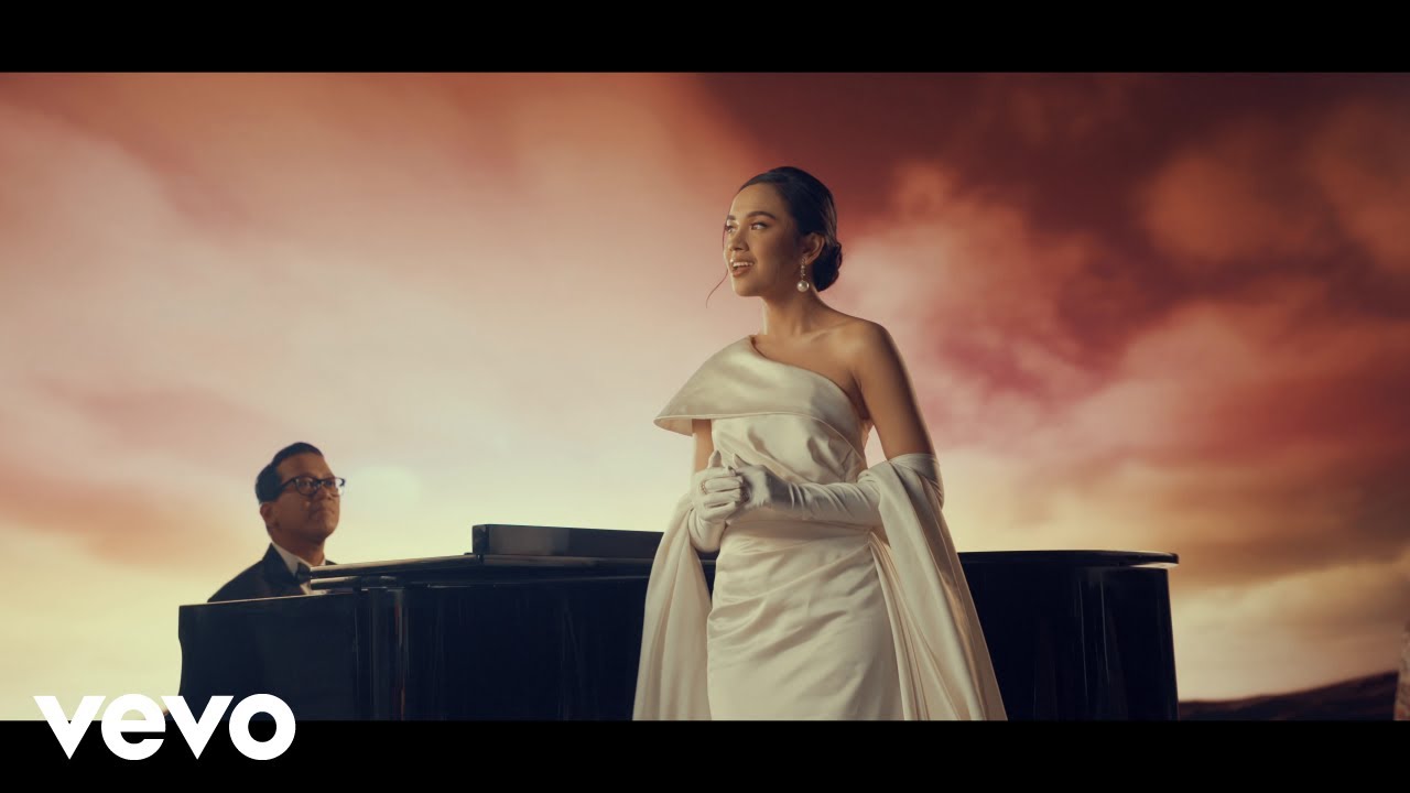 Lyodra, Andi Rianto - Sang Dewi (Official Music Video) cover art