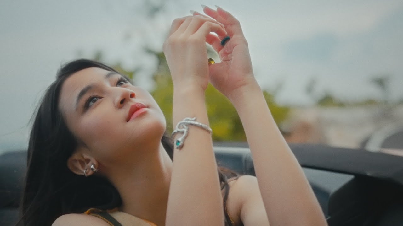 Keisya Levronka - Better On My Own (Official Music Video (Story Version)) cover art