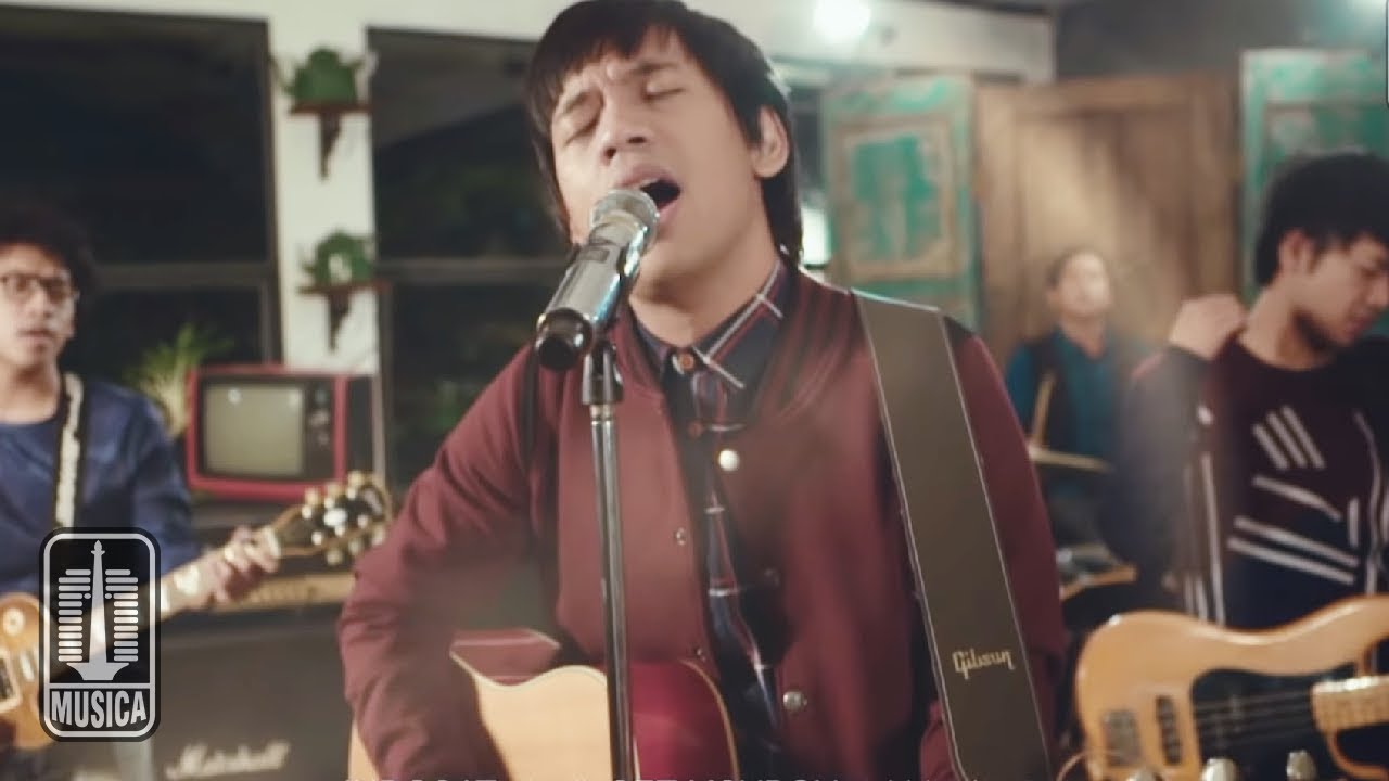 D'MASIV - Dengarlah Sayang (Official Music Video) cover art