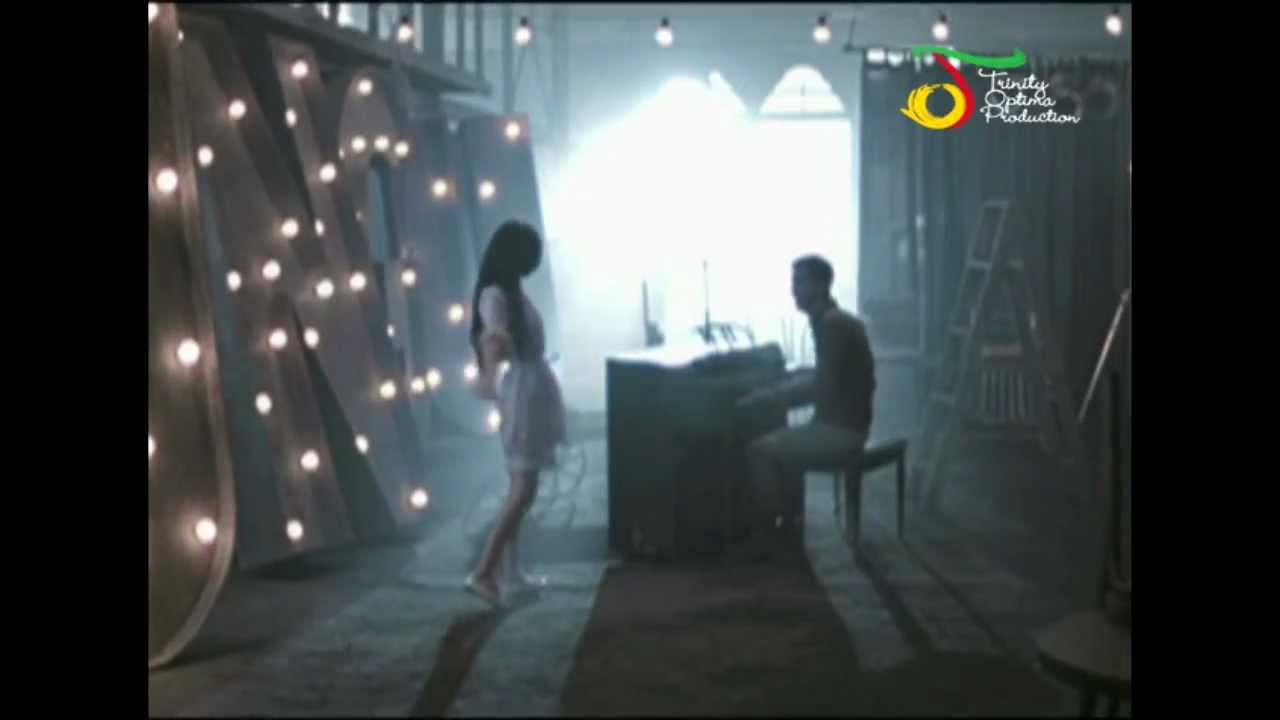 UNGU - Dirimu Satu (OFFICIAL VIDEO) | UNGUofficial cover art