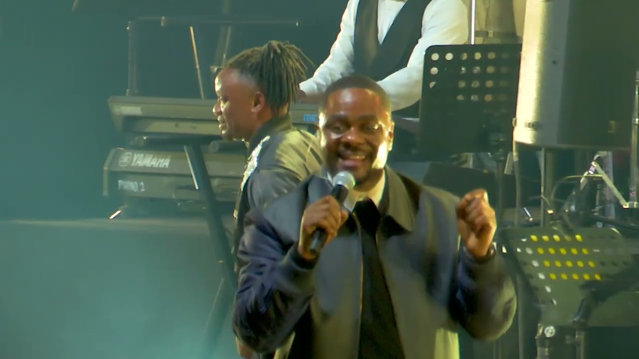 Mike Kalambay - Azali se yemoko (Live Zénith de Paris) cover art