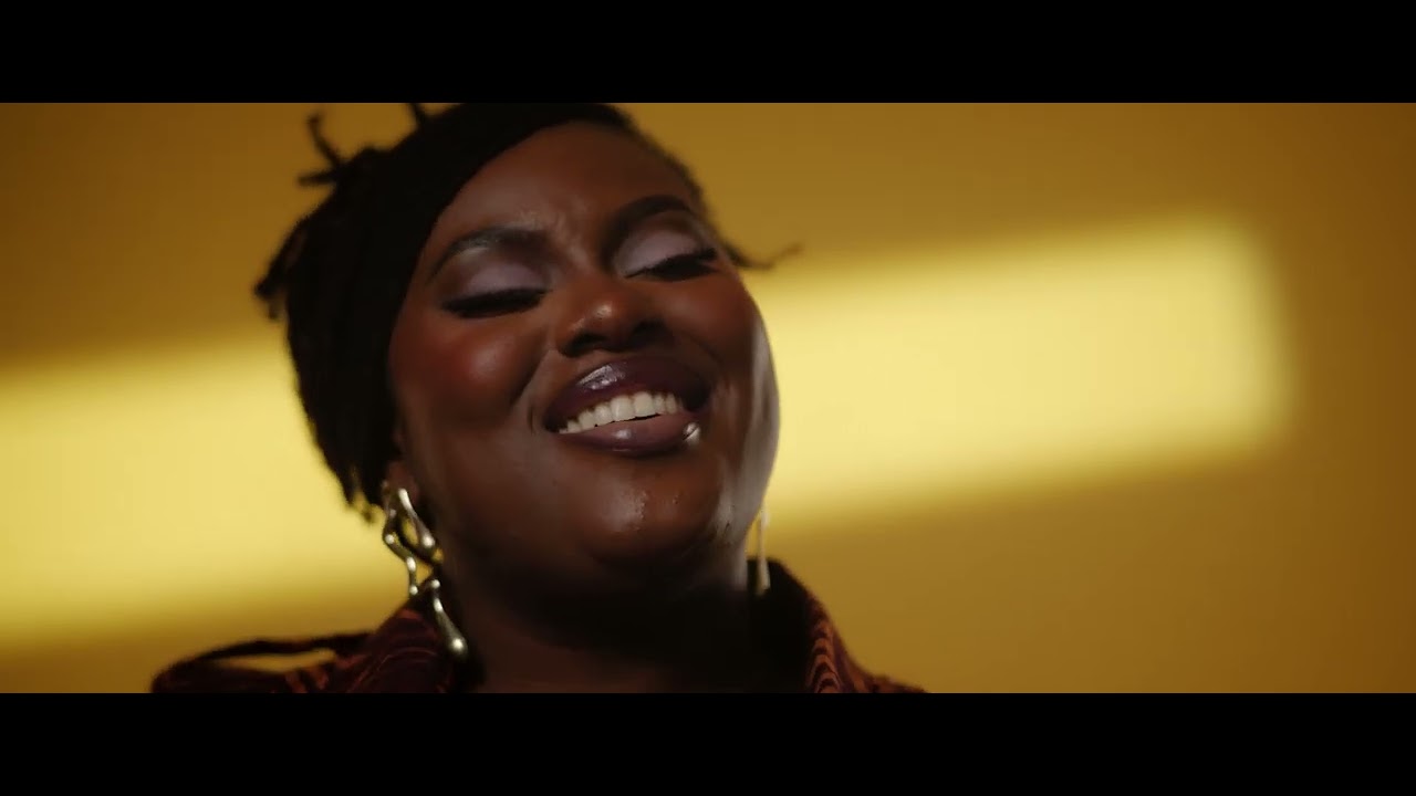 Colombe Merveille - Ta gloire ( clip officiel)