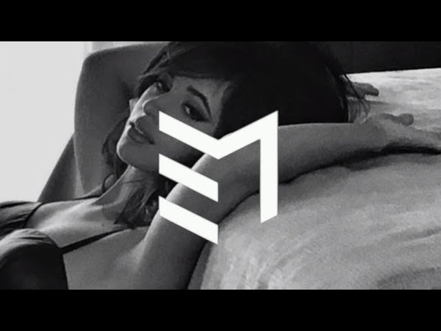 CharFutur - Kiss Me Slowly (Extended Versión) cover art