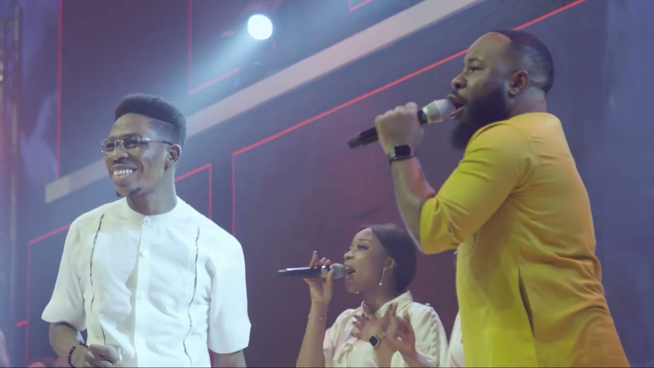 Moses Bliss - Hallelujah Anthem feat. Prospa Ochimana & Israel Funsho [Live] cover art