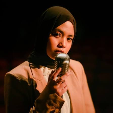 Hanin Dhiya cover art