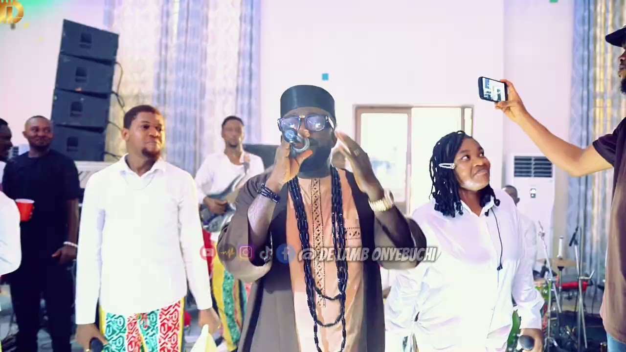 Ekelerem Chi na eme mama live on stage by De Lamb Onyebuchi at Chidi Ogodo's wedding cover art