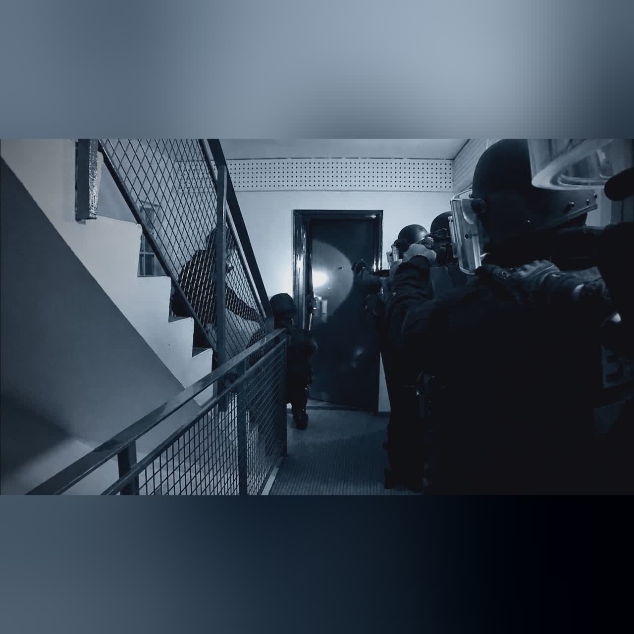 Niaks - Mal luné (Lyrics Video) cover art