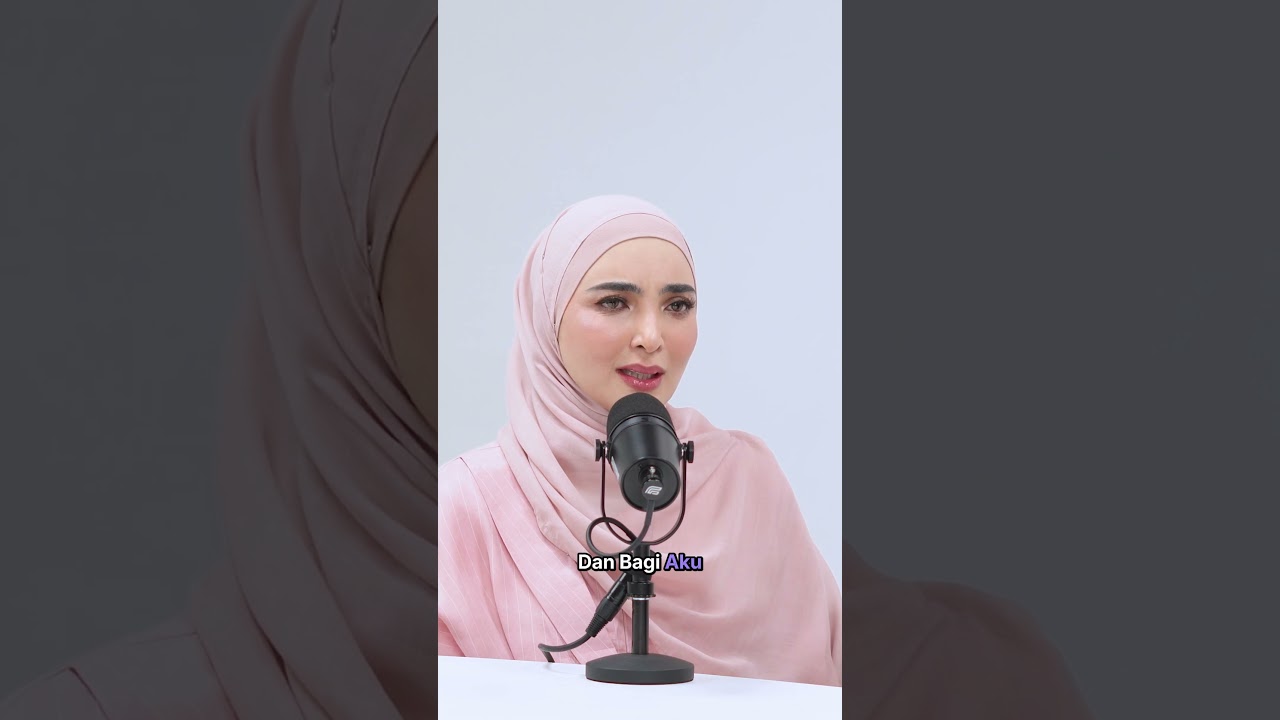 Di balik senyumnya, ternyata ada kisah yang jarang diketahuiπ cover art