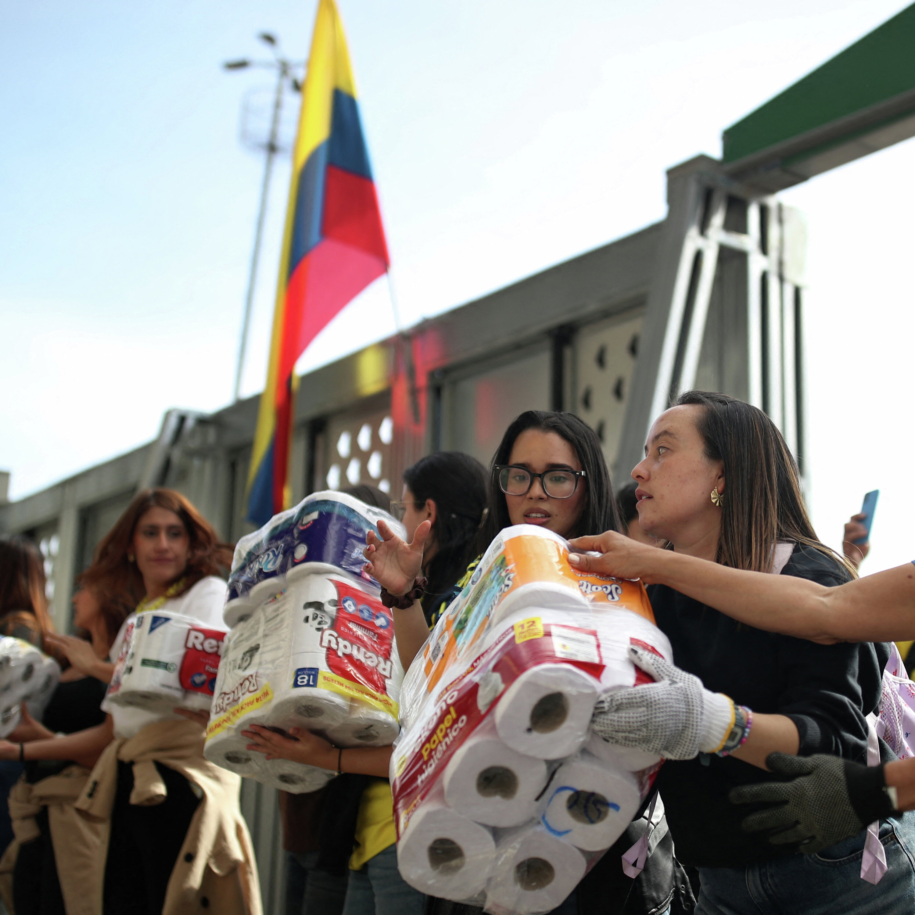 A Major Earthquake Challenges Colombia’s New Right-Wing President cover art