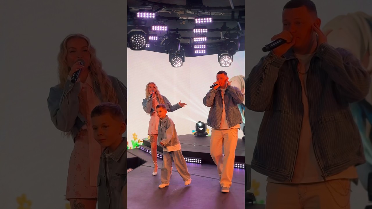 А из глаз летят искорки 😌✨ cover art