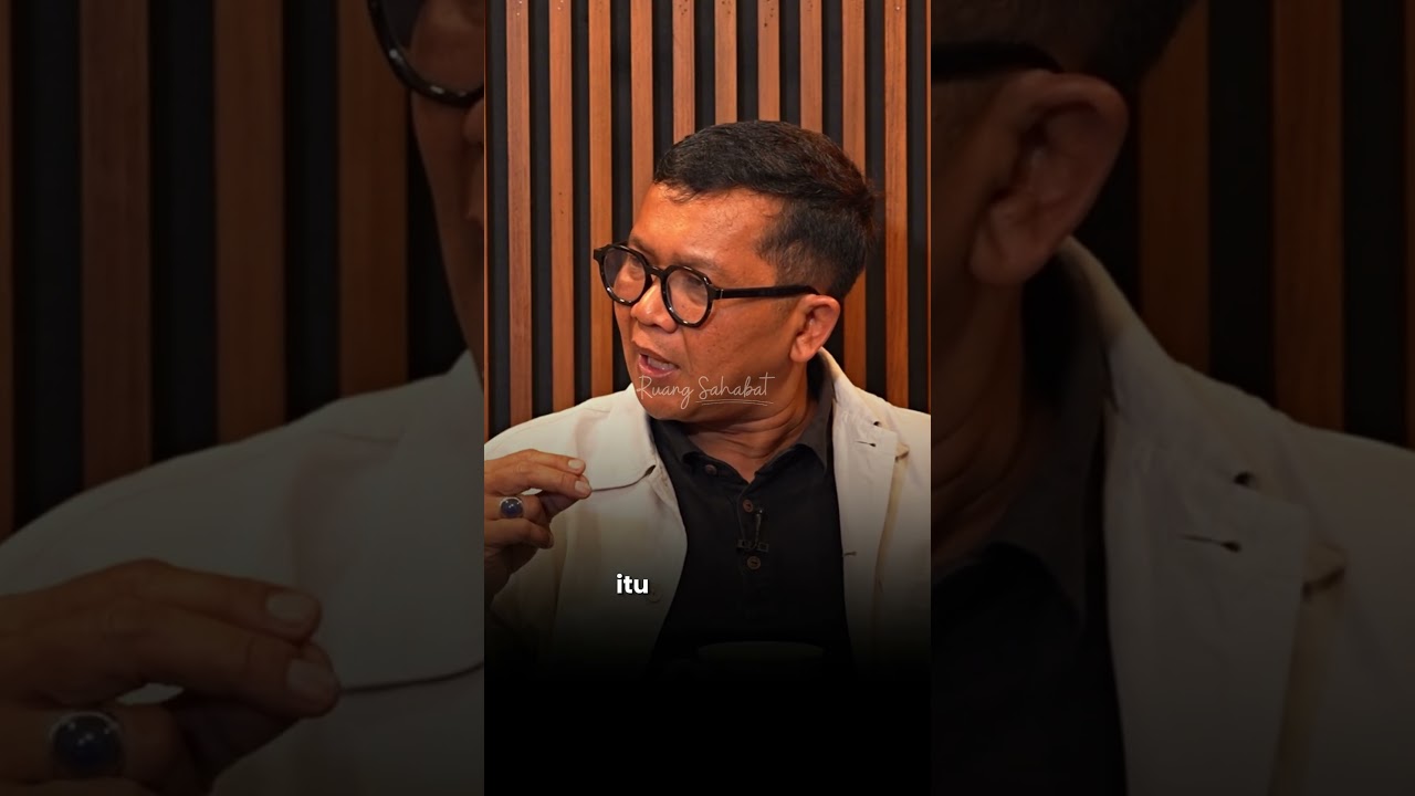 DEMOKRASI & EKONOMI INDONESIA MEROSOT, SANGAT IRONI❗ cover art